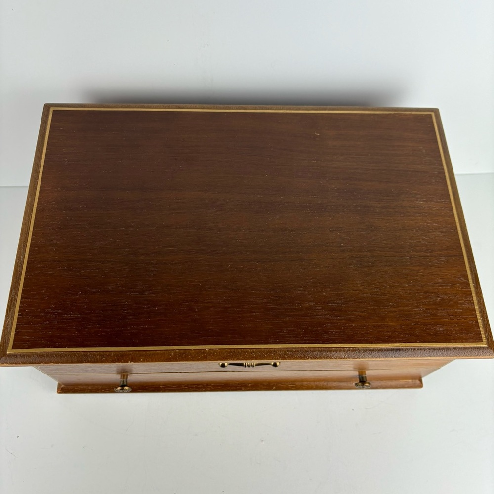 Vintage-MCM- Wooden Jewelry Box with-Chartreuse lining-1 drawer/lift top - Picture 3 of 15